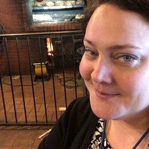 Meet your Posher, Emi